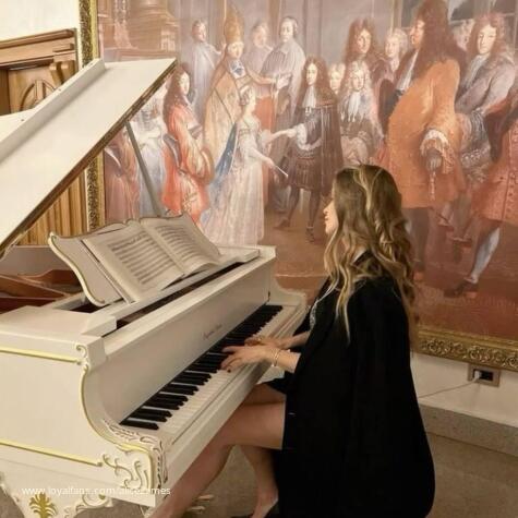 ALINA ENCHANTER WITH VOICE avatar