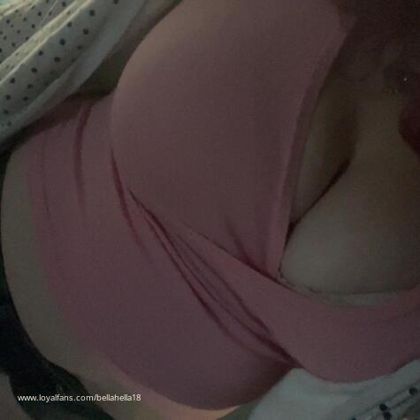 bellahella18 avatar