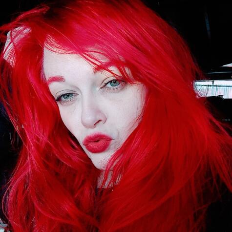 Phoenix Queen Red avatar