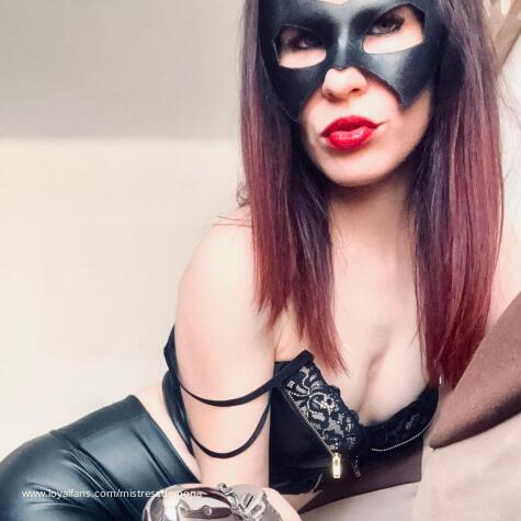 Mistress Demona avatar