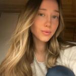 DivinelyGenevieve avatar