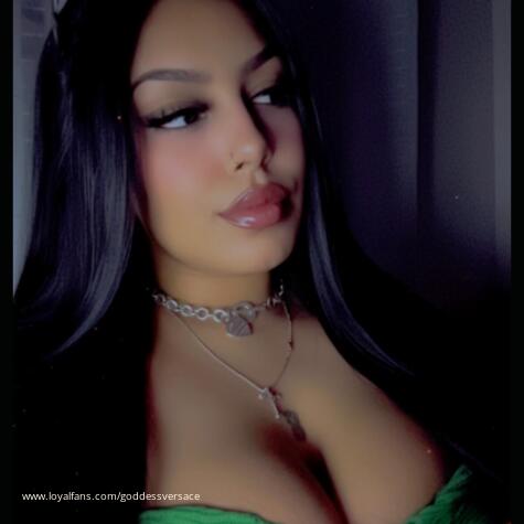 Goddessversace avatar