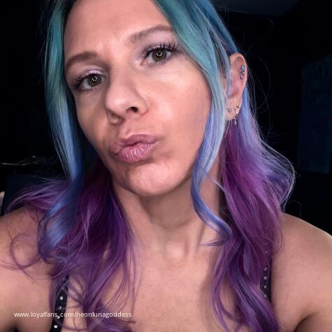 Neon Luna Goddess avatar