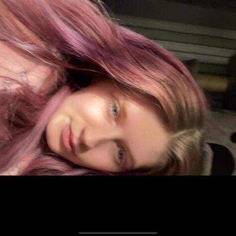 Goddessholl21 avatar