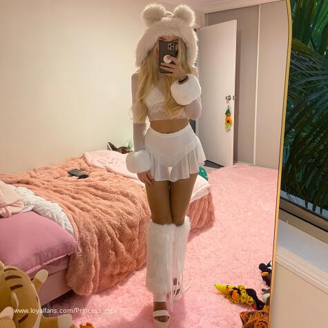 Findom Princess Gigi x avatar