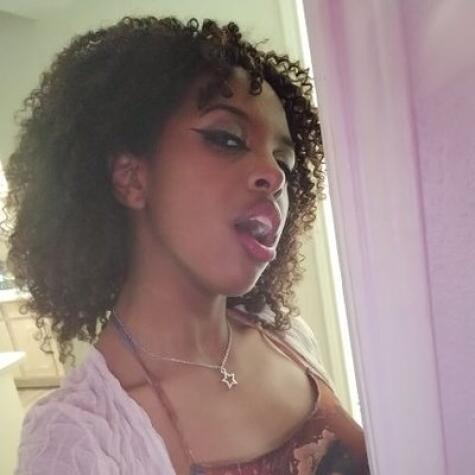 urdarlingviolet avatar