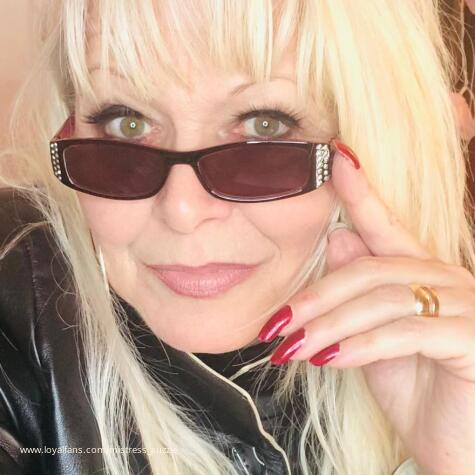Mistress Suzzie1 avatar