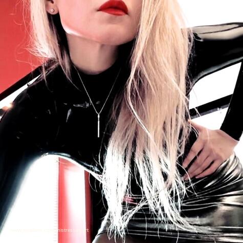 MISTRESS NETERT avatar