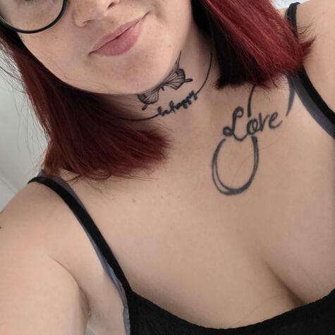 Curvyjay avatar