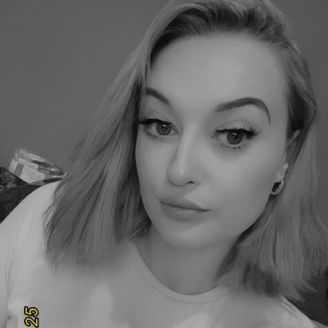 Lola woods avatar