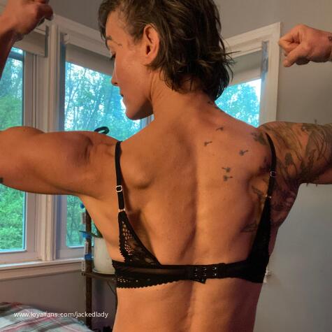 jacked lady avatar