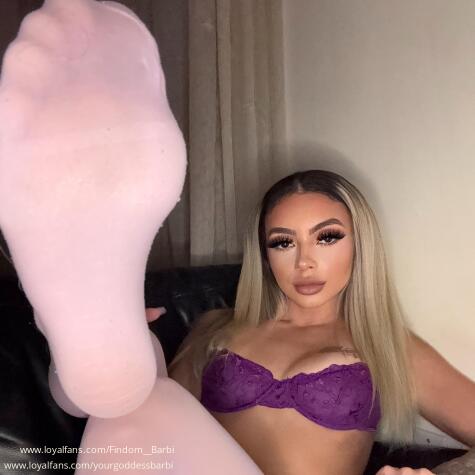 Findomgodbarbi avatar