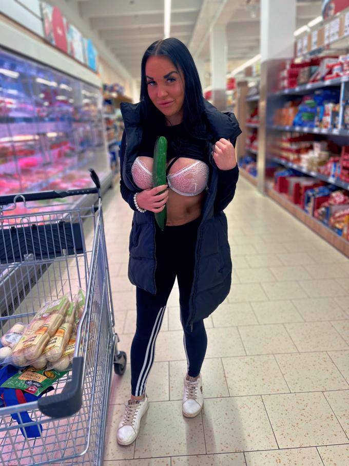 SexyMiaXXX’s Official Social Fan Page | LoyalFans