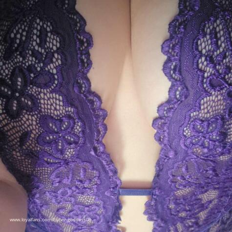 Curvygoddess08 avatar