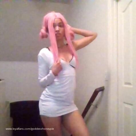 GoddessHoneyPie avatar