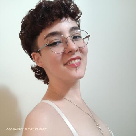 Deity Kamille  avatar