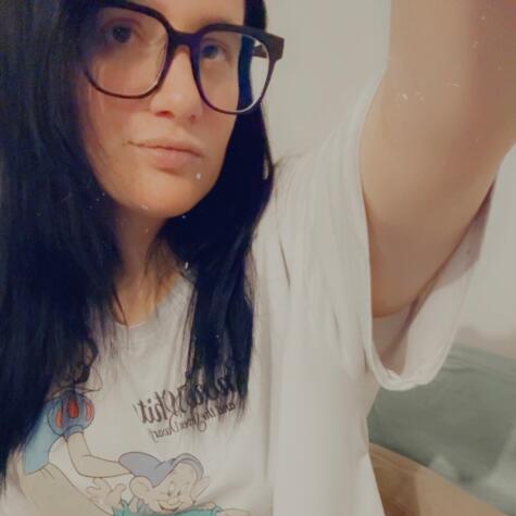HorneyyHouseWifey avatar