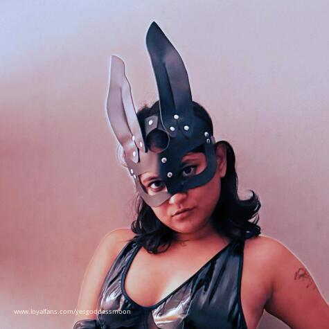 YesGoddessMoon avatar