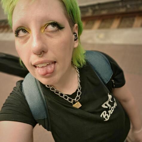 Giggle__Slut avatar