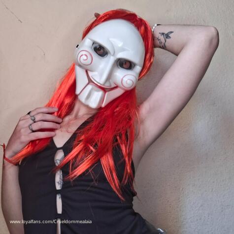 Glitter tear bratty avatar