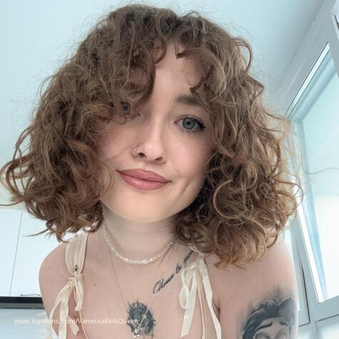 VANESSA KINKQUEEN