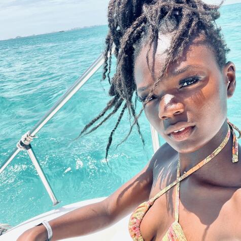 Theegoddesszuri avatar