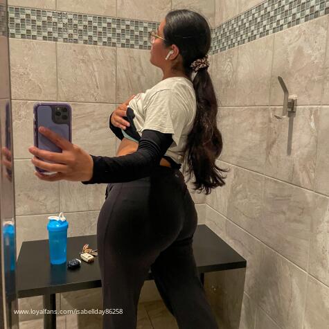 isabellday is daddy  avatar