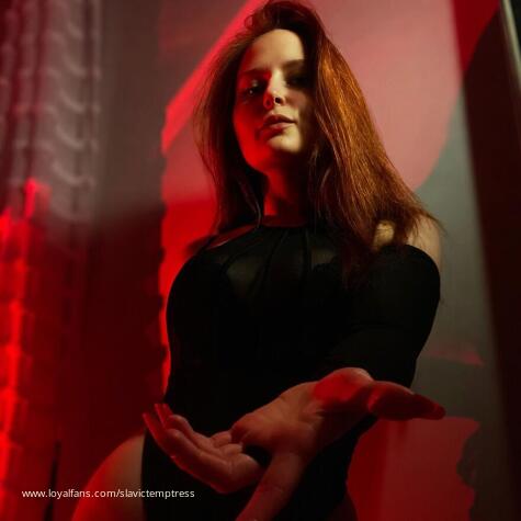 Redheaded Slavic Temptress avatar