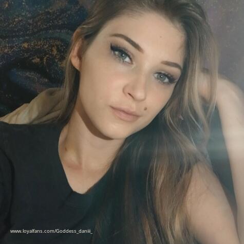 Dani is the queen  avatar