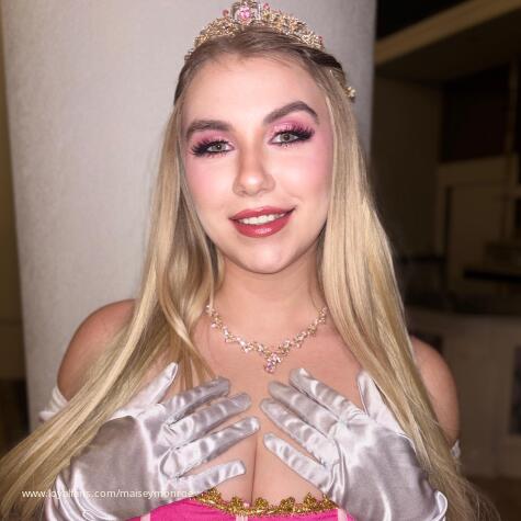 Maisey Monroe avatar