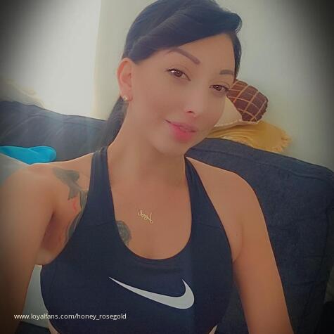 Honey_RoseGold7 avatar