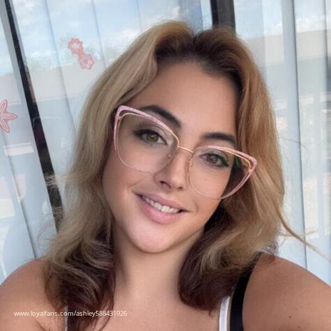 Ashley588431926 avatar