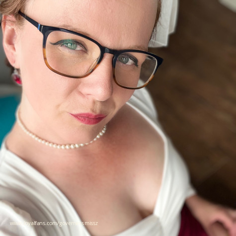 GovernessMissZ avatar