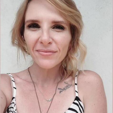 MissAppleBee avatar