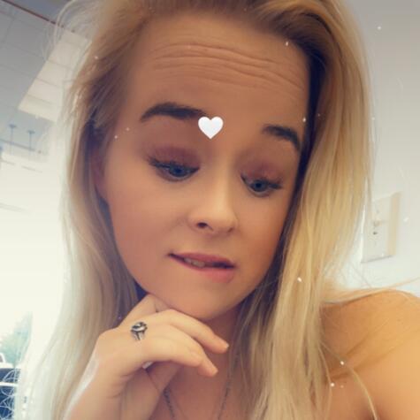 LunaBelle98 avatar