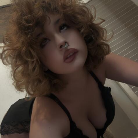 LilianL0v3 avatar