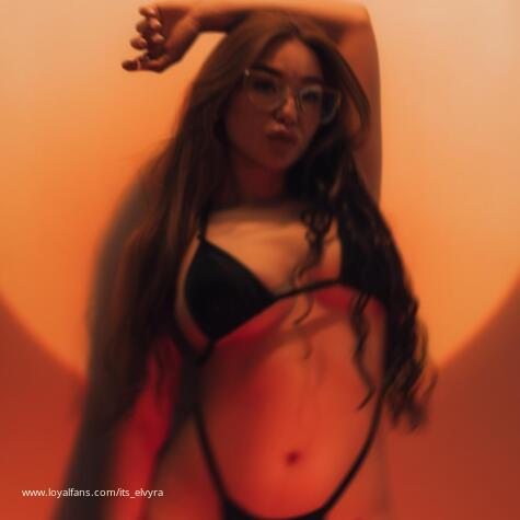 SweetElvy avatar