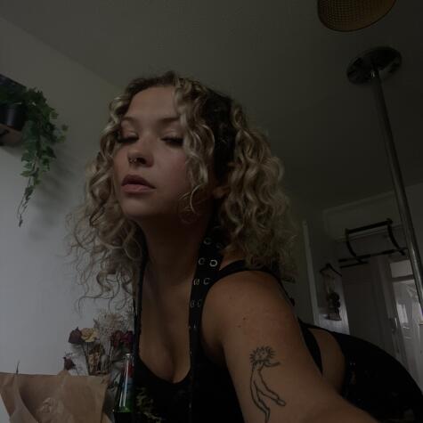 Saint Fia avatar