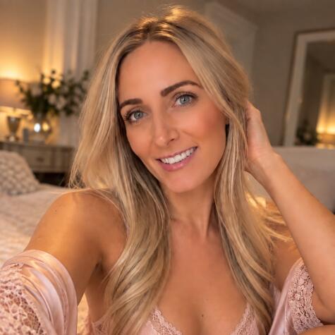 Blonde Rose avatar