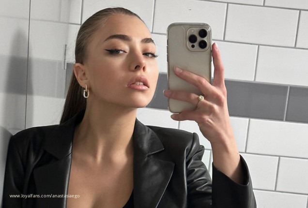 Latex Redlight Greenlight 2 (with lights) - JOI 🔴🟢 - AnastasiaEgo Official Profile www