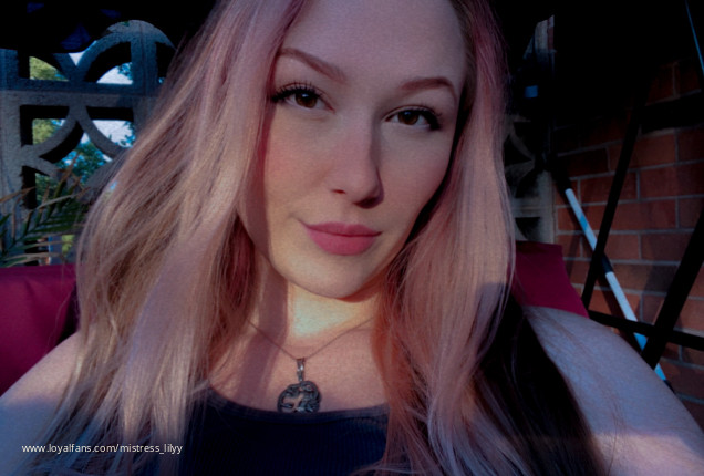 🖤 - mistresslilyy Official Photos | www.Loyalfans.com