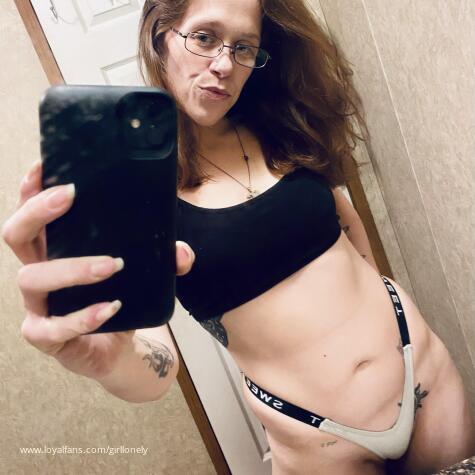 Lonely CumSlut Mom avatar