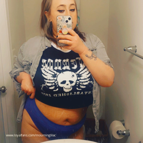 Mourninglilac avatar