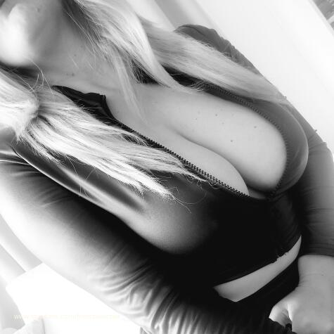 FrenchTeacher Femdom Findom Goddess avatar