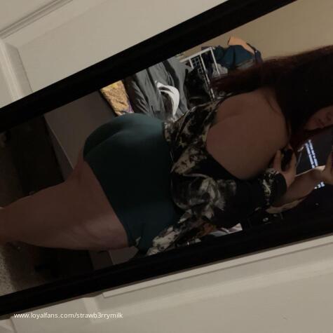 Strawb3rrymilk avatar