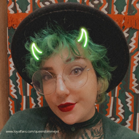 QueenDommeJet avatar