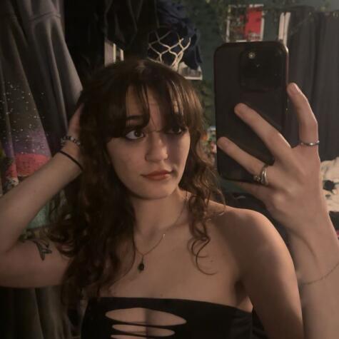 DivineAri333 avatar