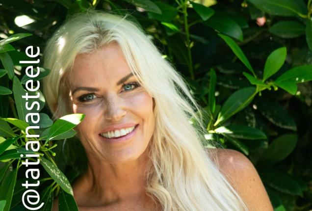 Get to know me - Tatiana Steele Official Photos | www.Loyalfans.com