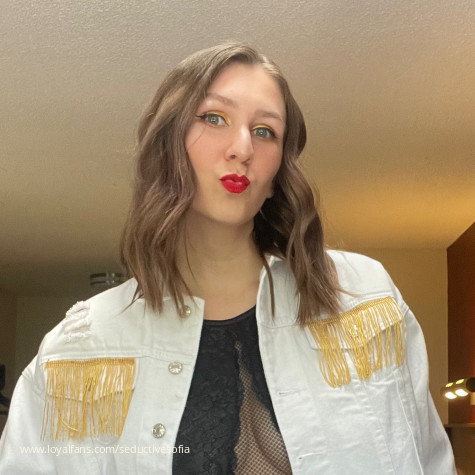 Submit to Sofia avatar