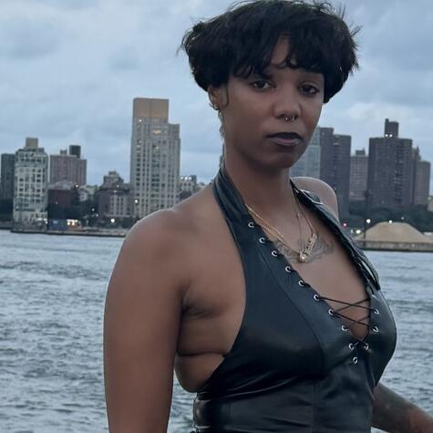 Madame Reign_ avatar